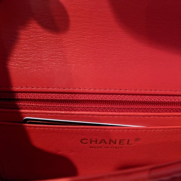 Chanel red mini rectagular lambskin chevron flap - Picture 9 of 10